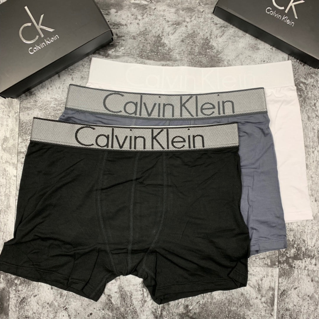 Calvin Klein Visible Waistband, Colour And Emblem Details Men's Boxer Briefs - 3-Piece Box