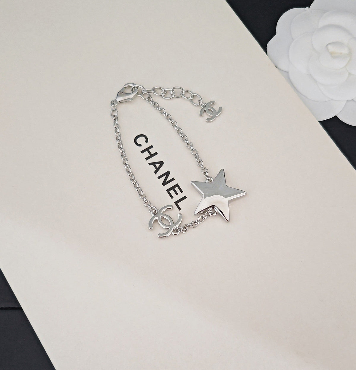 Martin Graham bracelet in polished metal-tone – side detail