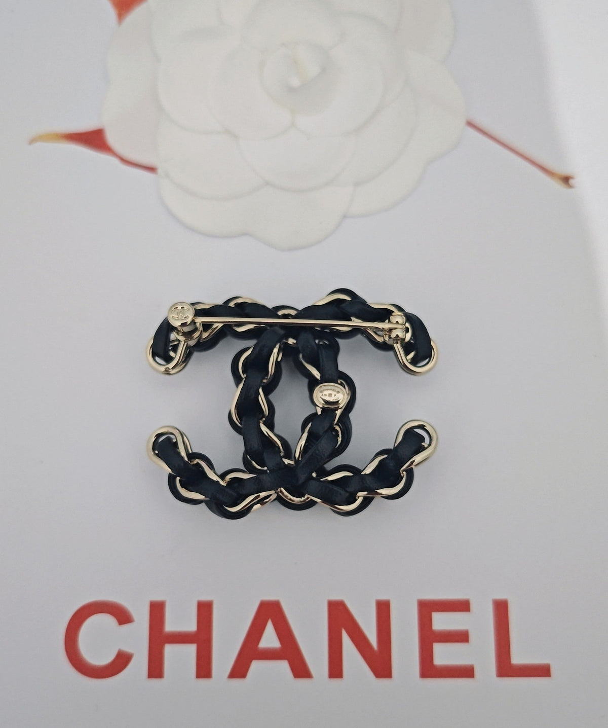 Martin Graham brooch in polished metal-tone – close-up detail