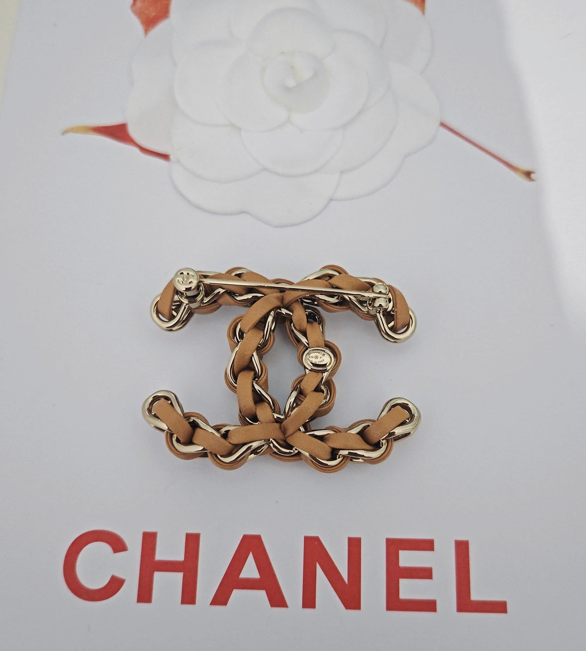 Martin Graham brooch in polished metal-tone – close-up detail