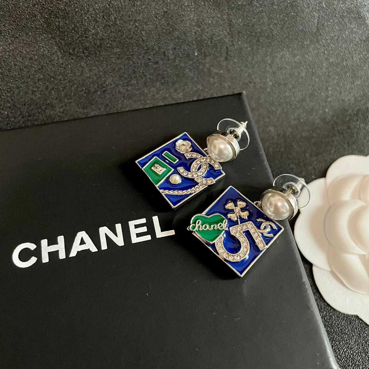 Martin Graham earrings in polished metal-tone – detail view