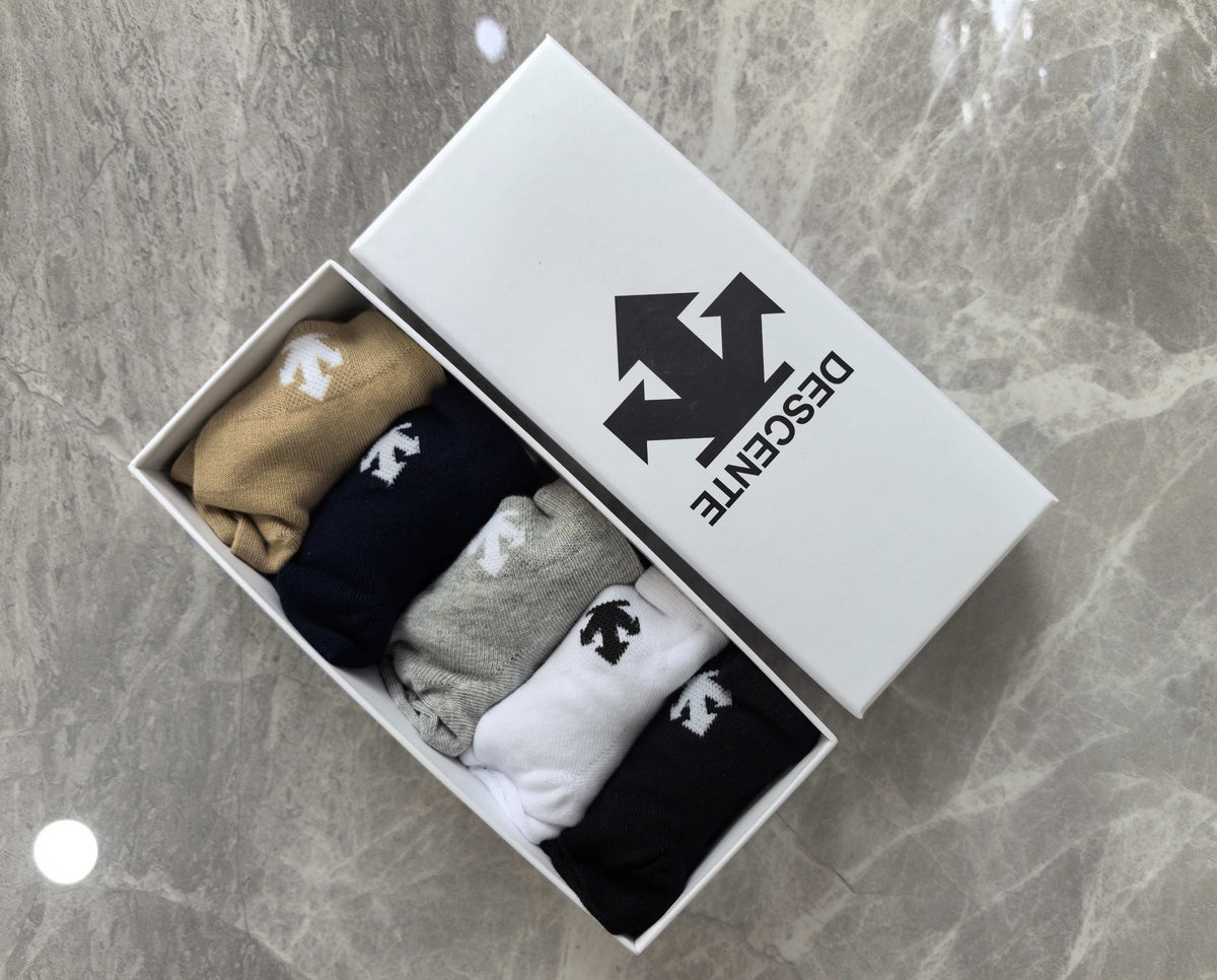 Descente Cotton Visible Colour, Cuff And Emblem Details No-Show Socks - 5-Pair Set