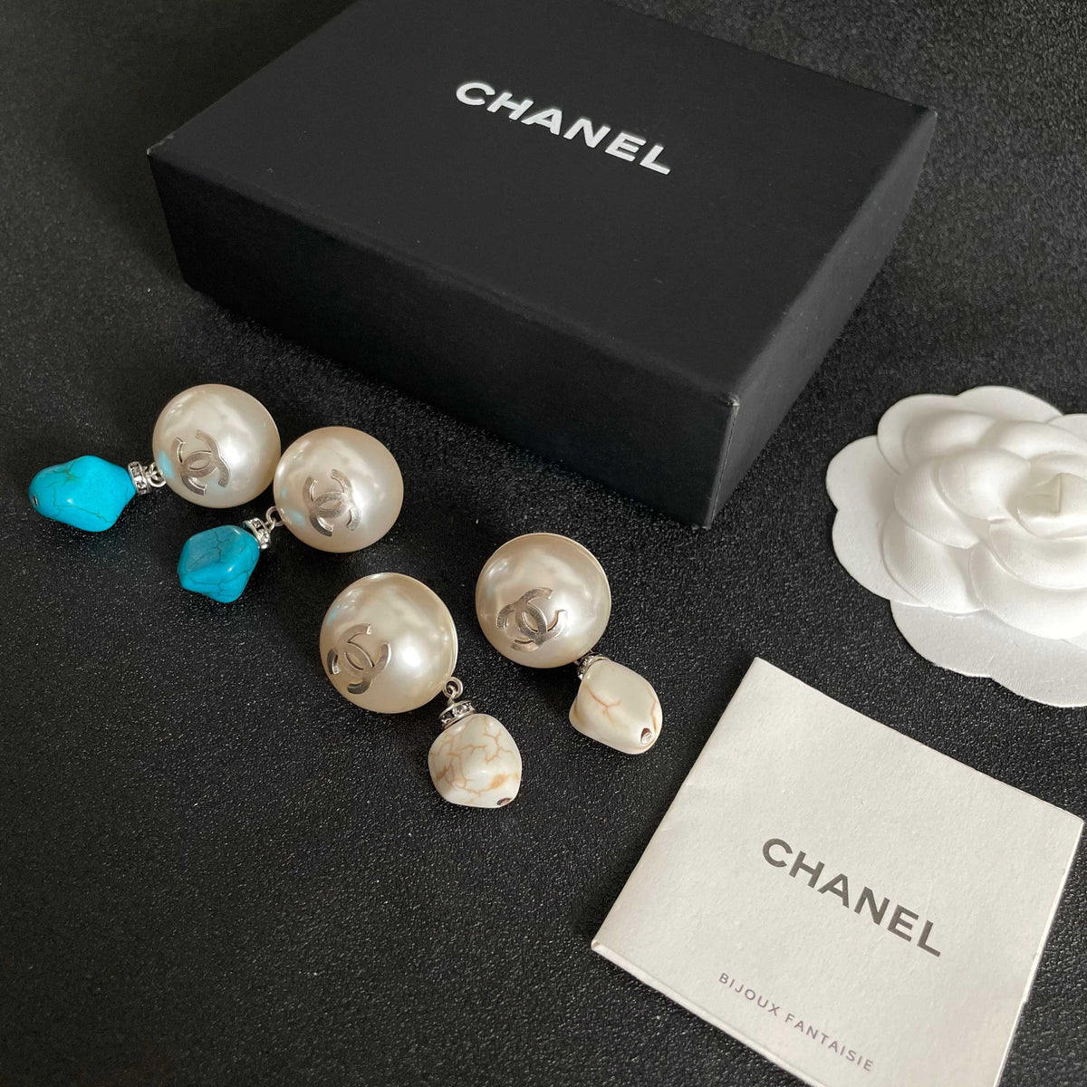 Martin Graham earrings in polished metal-tone – side detail