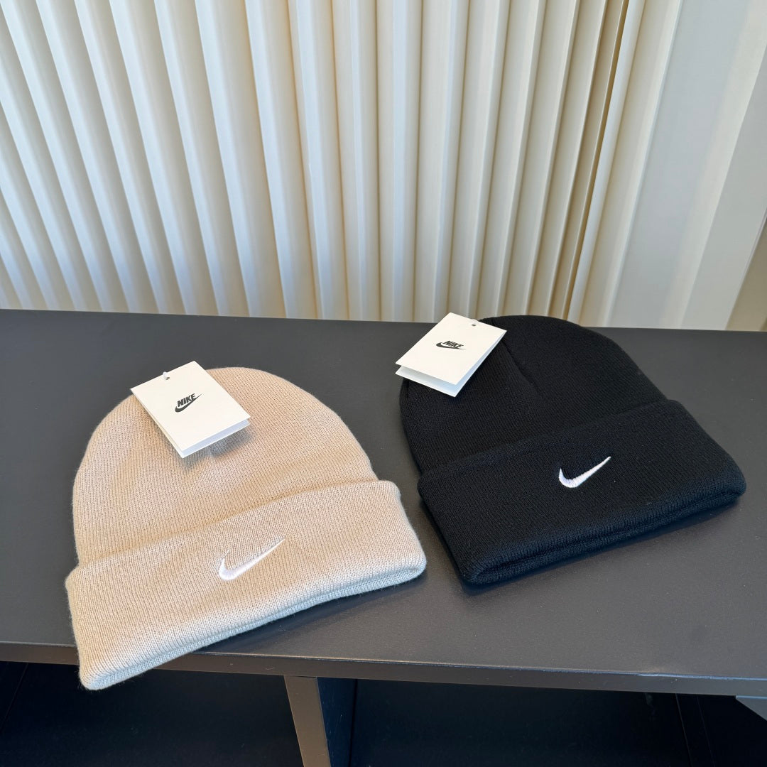 Beanie - image 9
