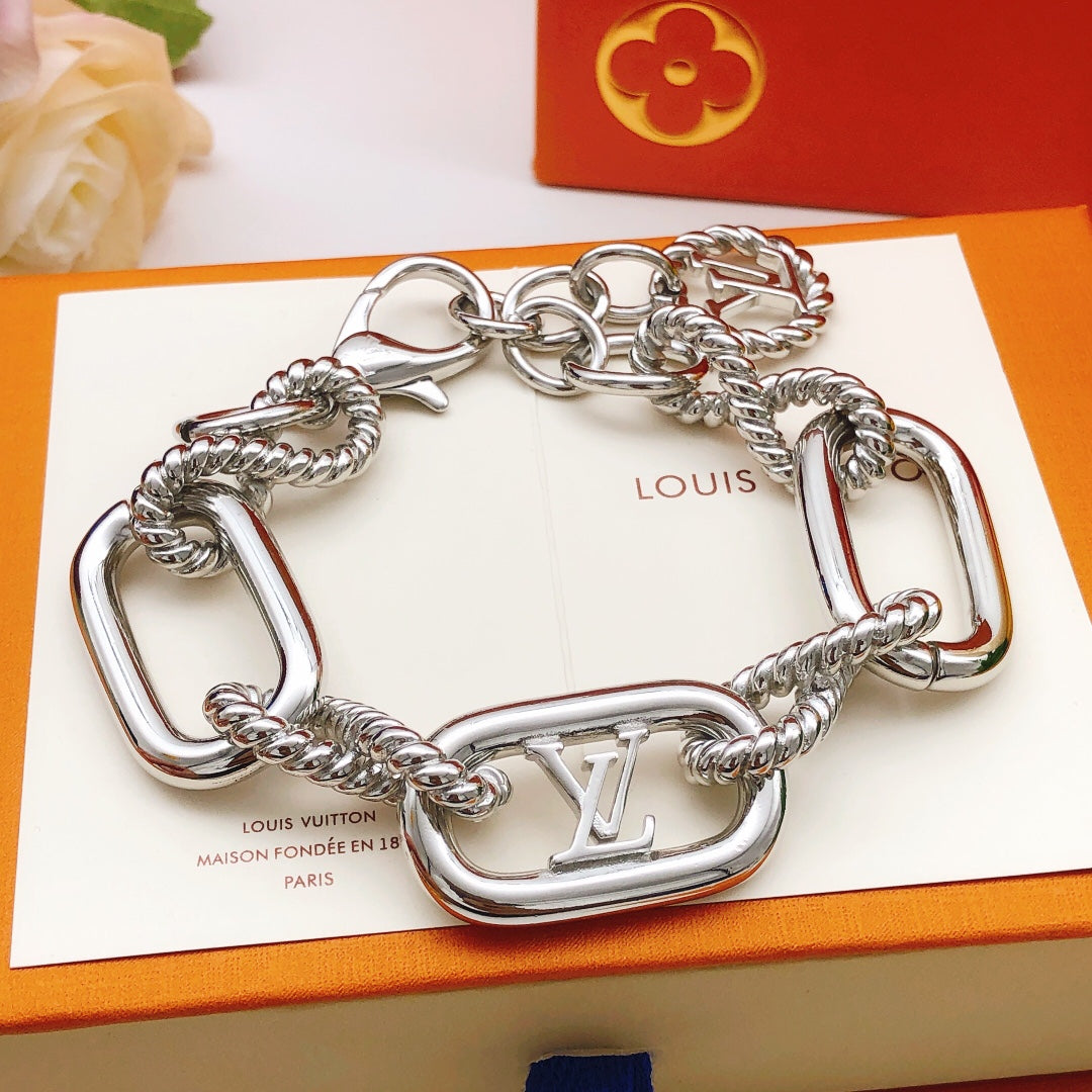 Martin Graham bracelet in polished metal-tone – side detail