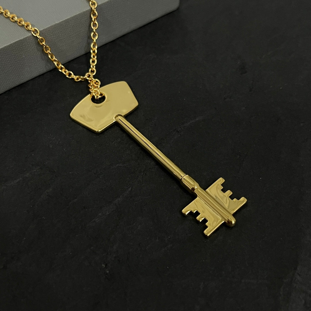 Martin Graham pendant necklace in polished metal-tone – detail view