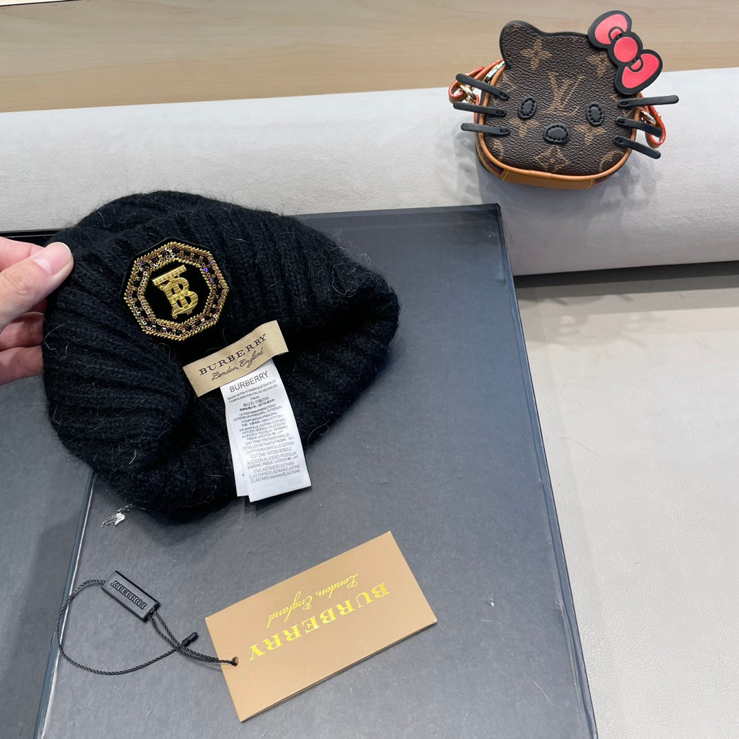 Burberry Cable Knit Patch Beanie - image 9