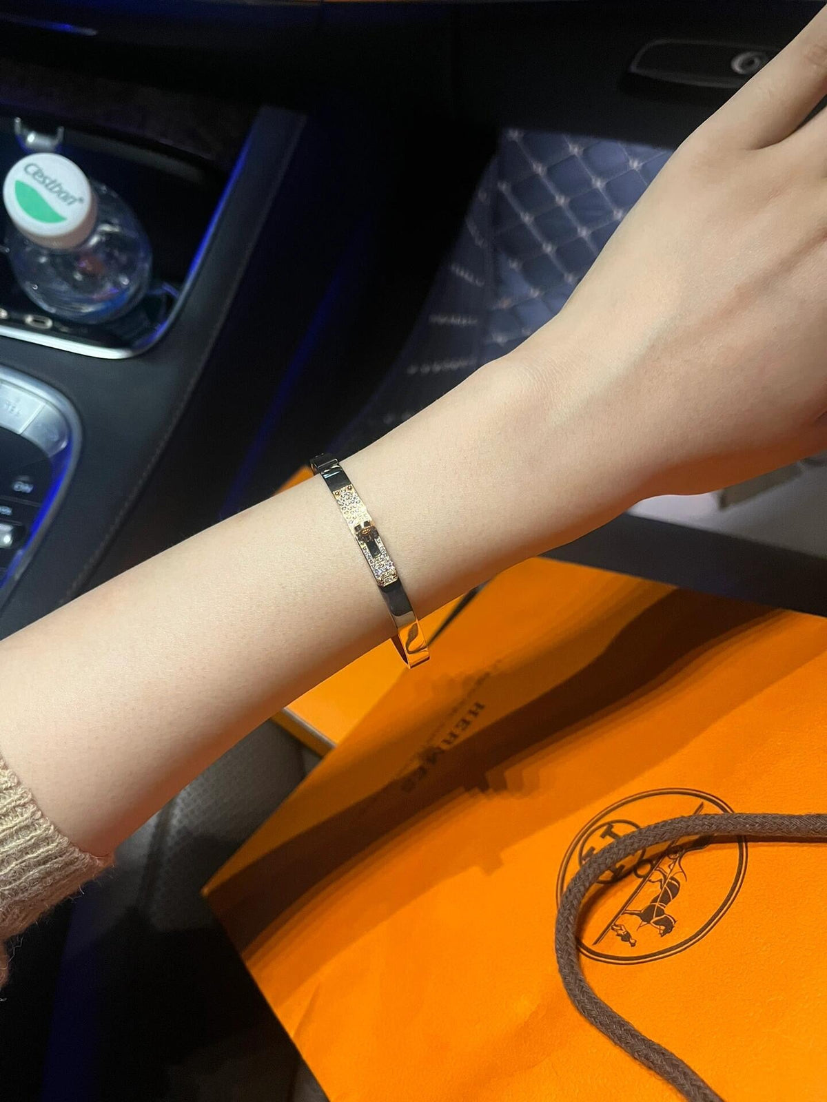 Martin Graham bangle in polished metal-tone – detail view