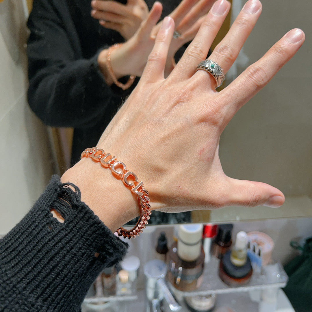 Martin Graham bracelet in polished metal-tone – detail view
