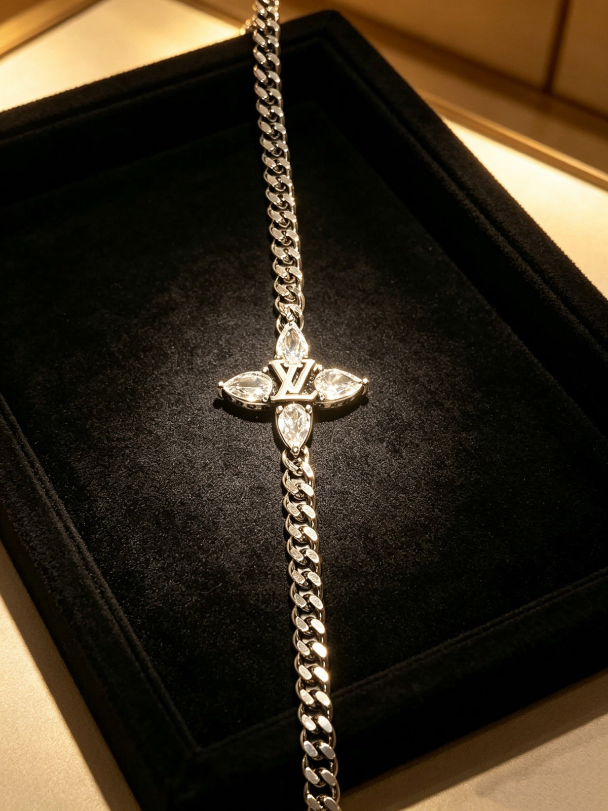 Martin Graham pendant necklace in polished metal-tone – detail view