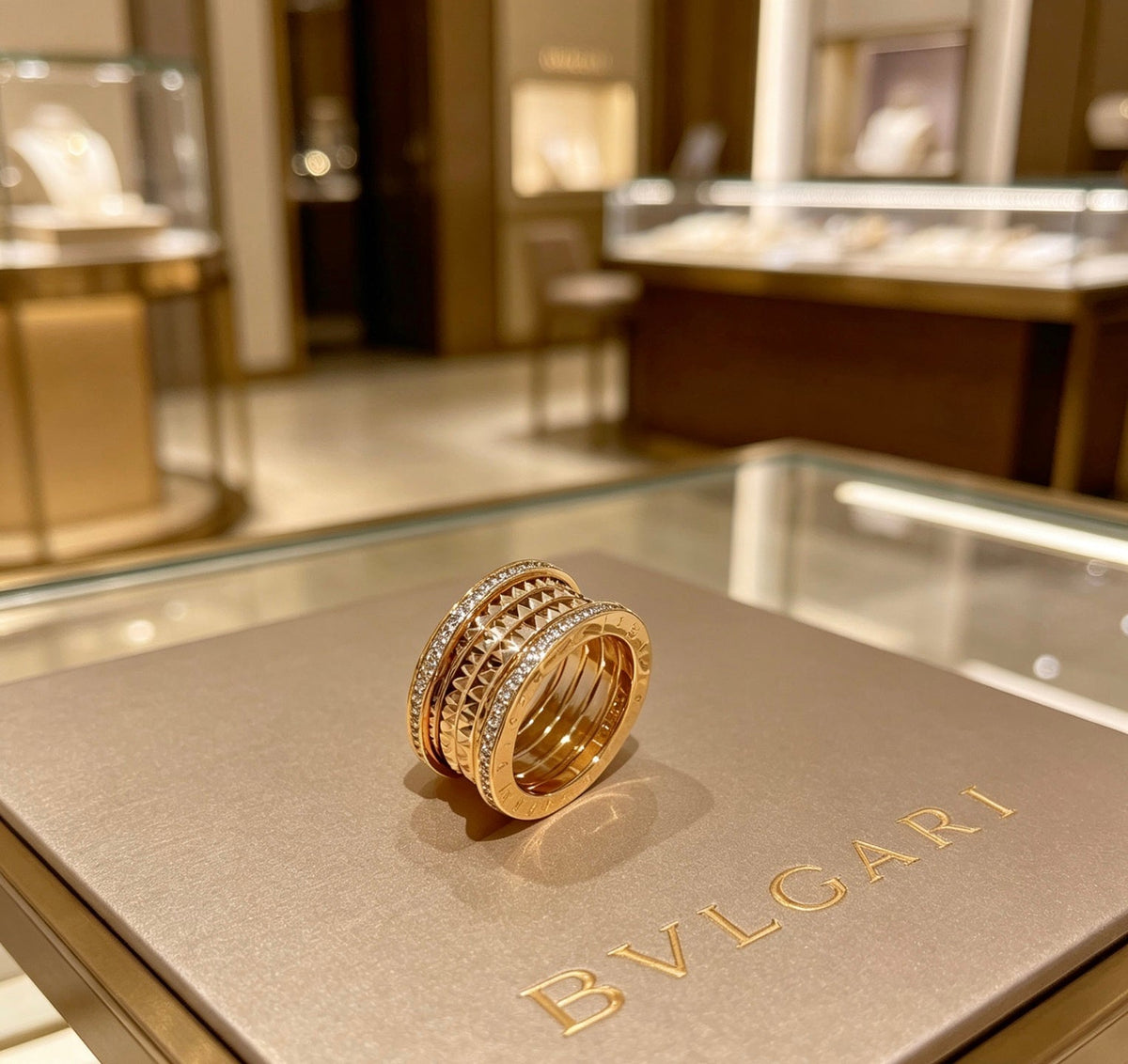 Martin Graham ring in polished metal-tone – detail view