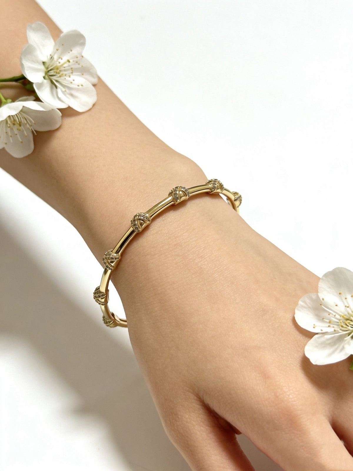 Martin Graham bracelet in polished metal-tone – detail view