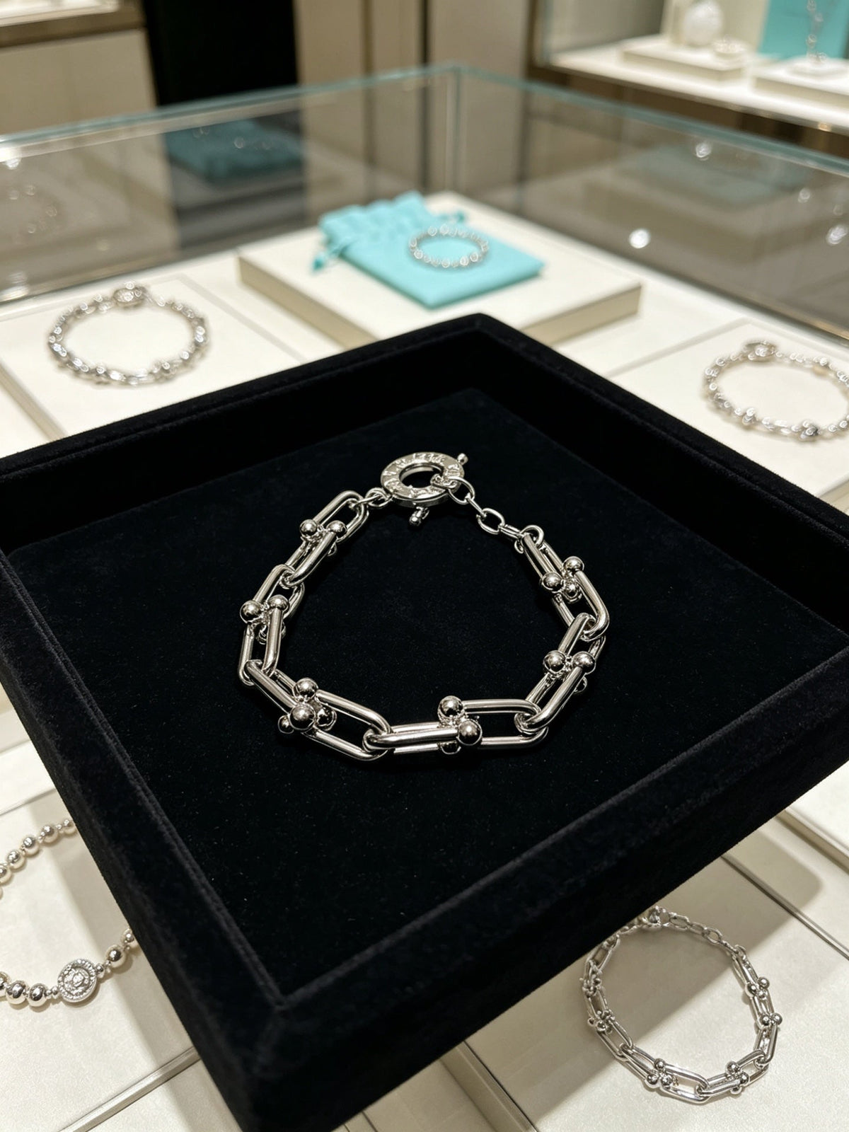 Martin Graham bracelet in polished metal-tone – side detail