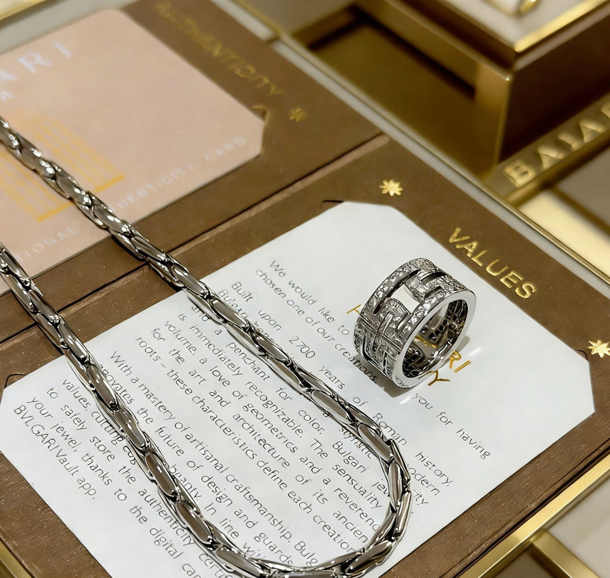 Martin Graham ring in polished metal-tone – detail view