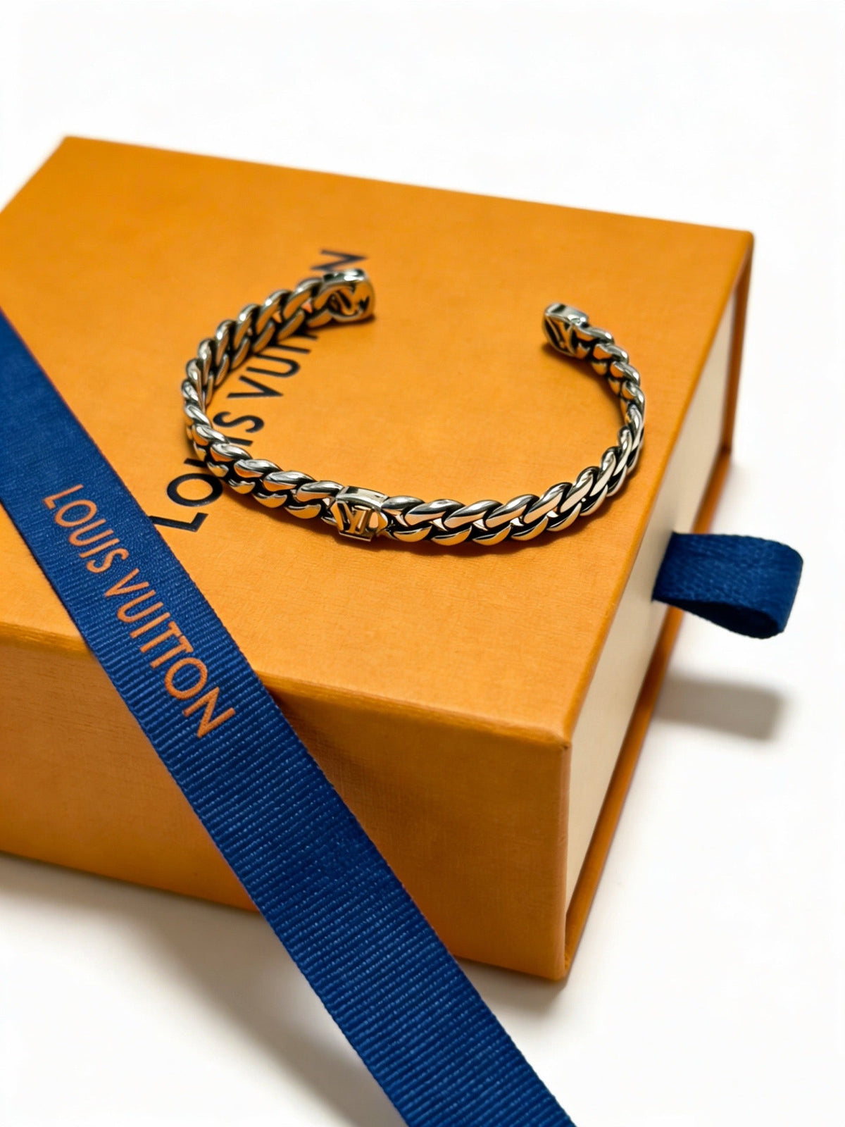 Martin Graham bangle in polished metal-tone – main product view