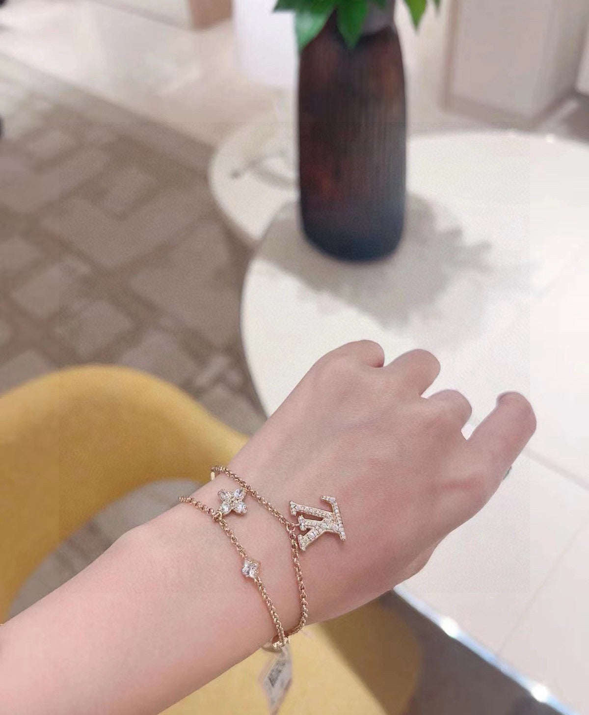 Martin Graham bracelet in polished metal-tone – detail view