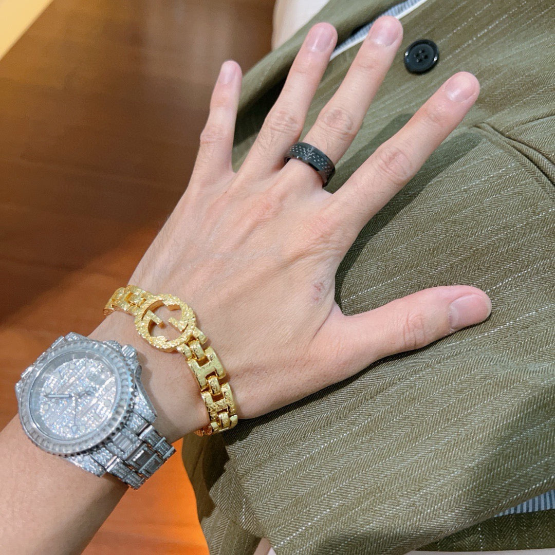 Martin Graham ring in polished metal-tone – detail view