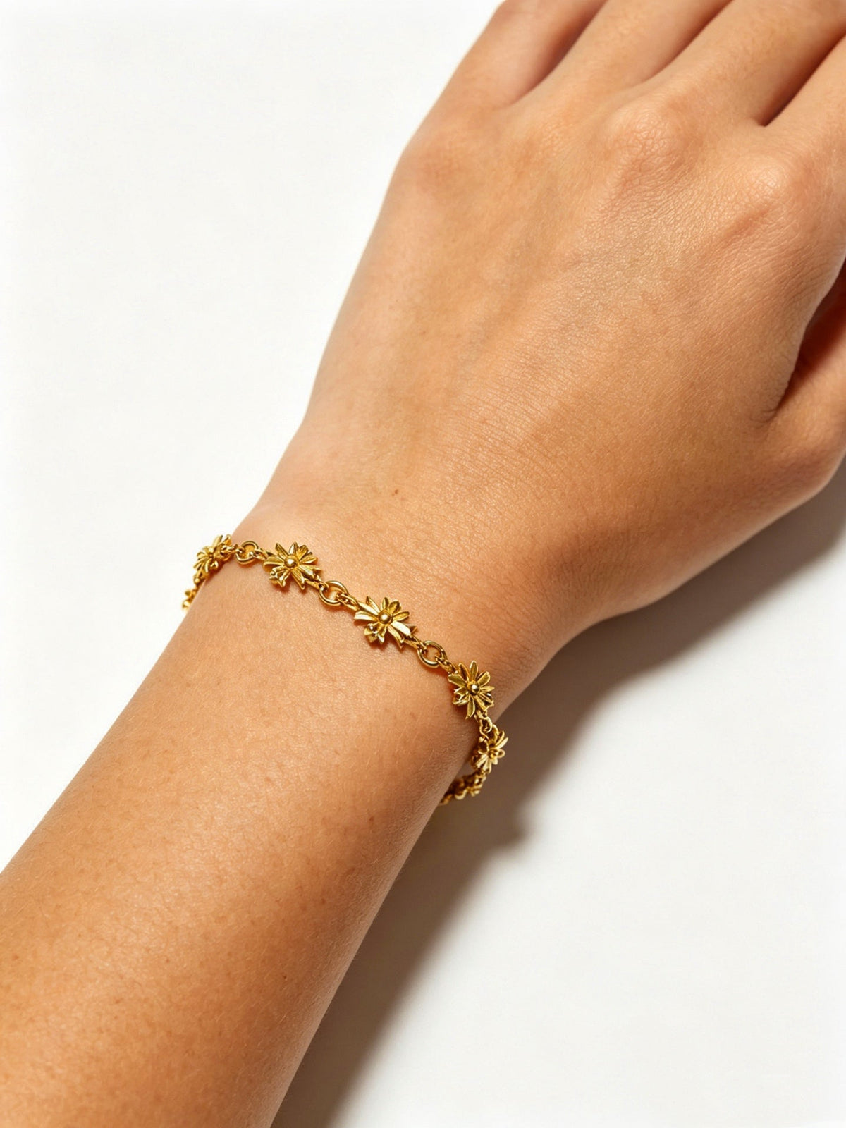 Martin Graham bracelet in polished metal-tone – detail view
