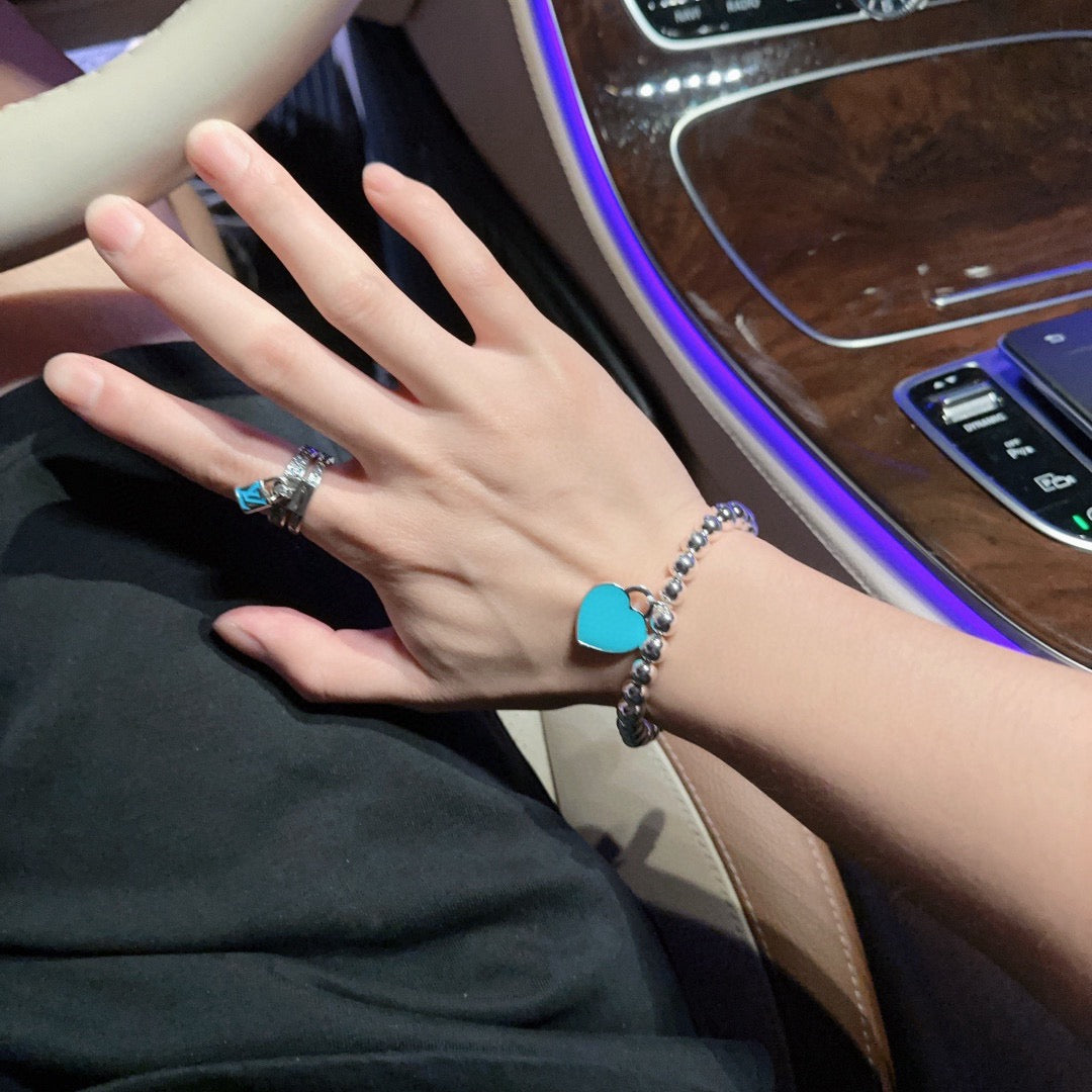 Martin Graham bracelet in polished metal-tone – detail view