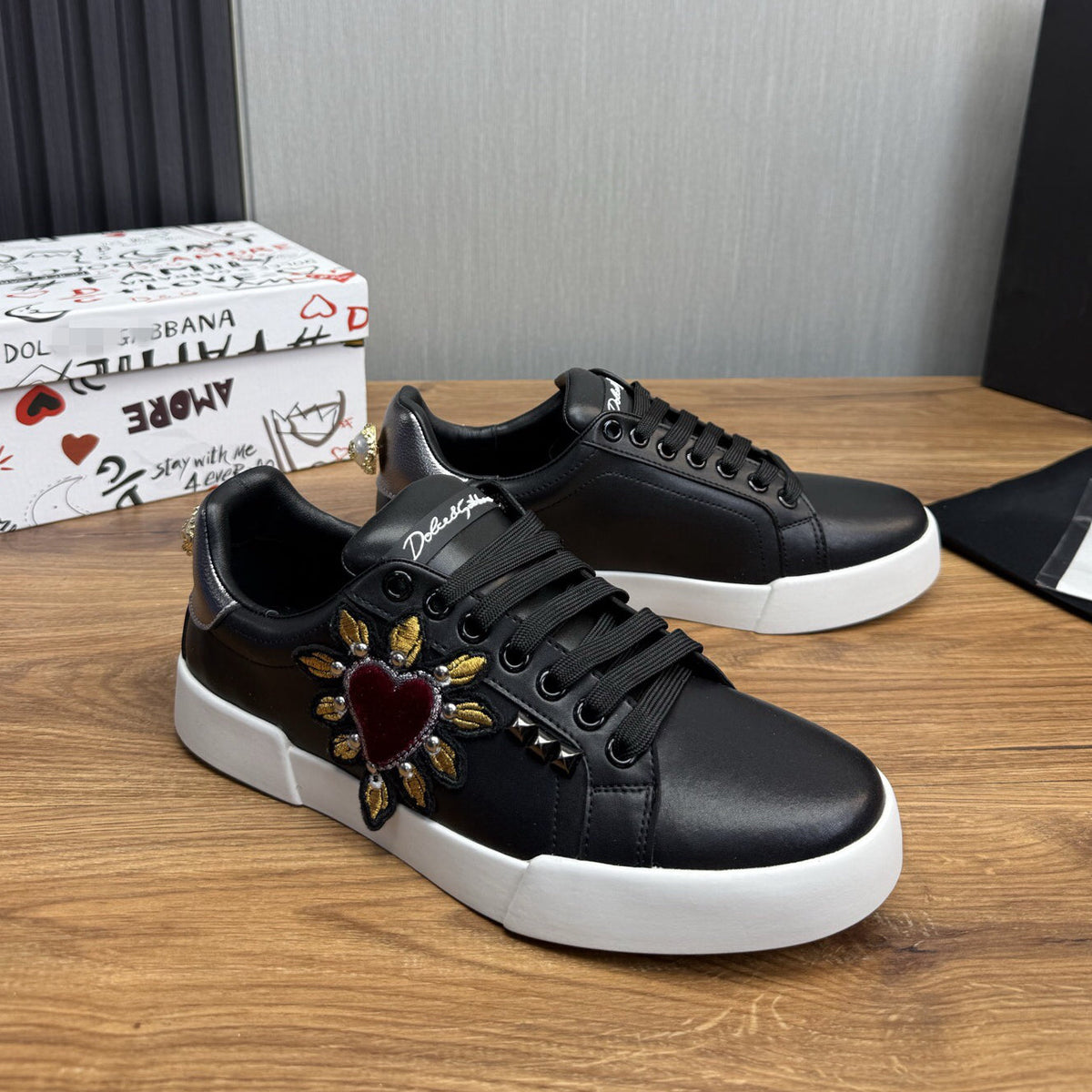 D*G  Premium Leather Casual Sneakers - Designer Unisex Shoes in Black & White