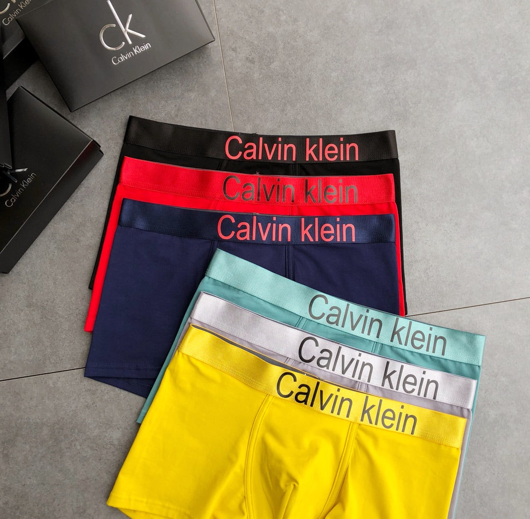 Calvin Klein Visible Waistband, Colour And Emblem Details Men's Boxer Briefs - 3-Piece Box