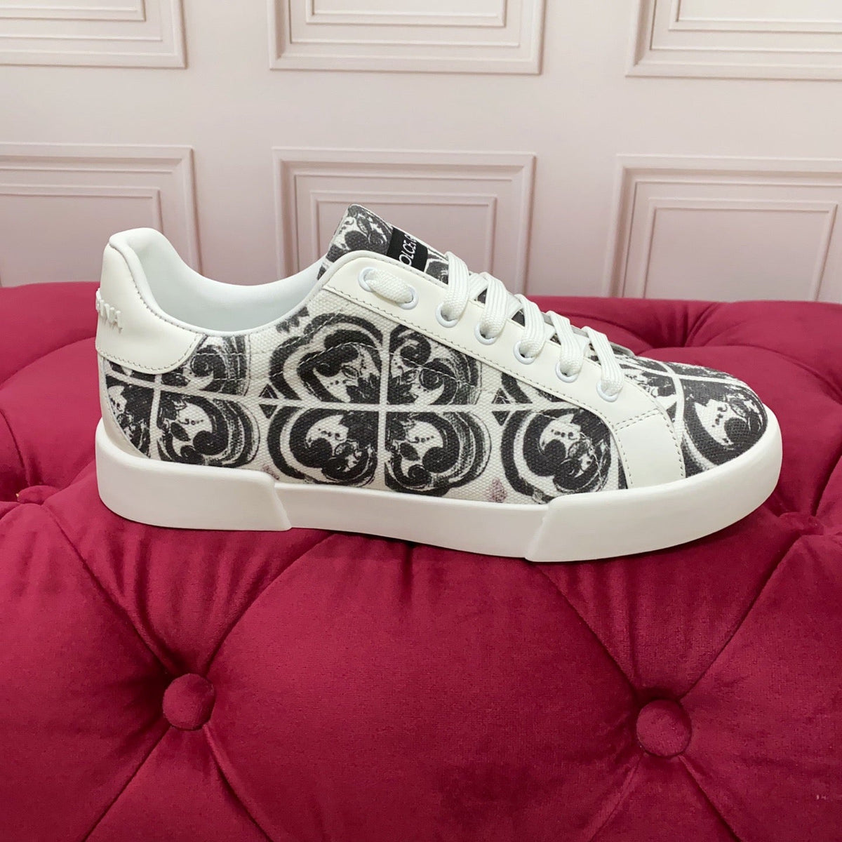 D*G  Premium Leather Casual Sneakers - Designer Unisex Shoes in 2 White Styles