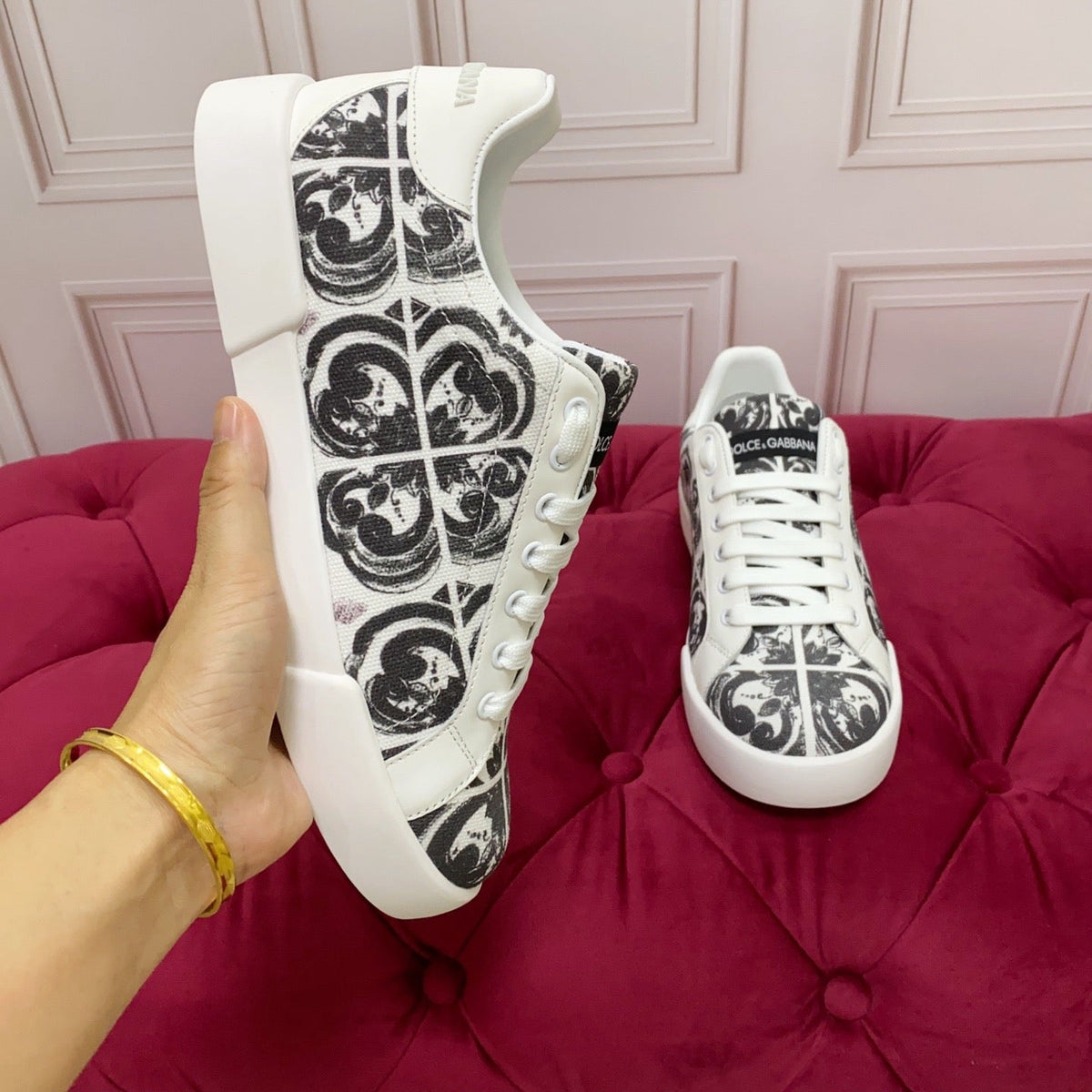 D*G  Premium Leather Casual Sneakers - Designer Unisex Shoes in 2 White Styles