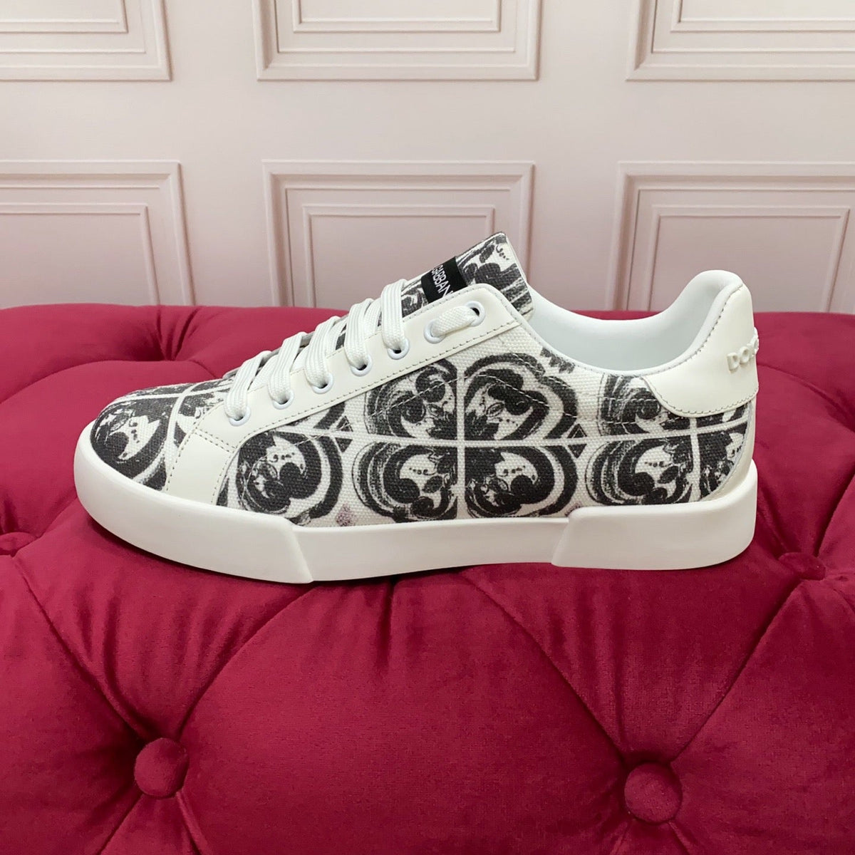 D*G  Premium Leather Casual Sneakers - Designer Unisex Shoes in 2 White Styles