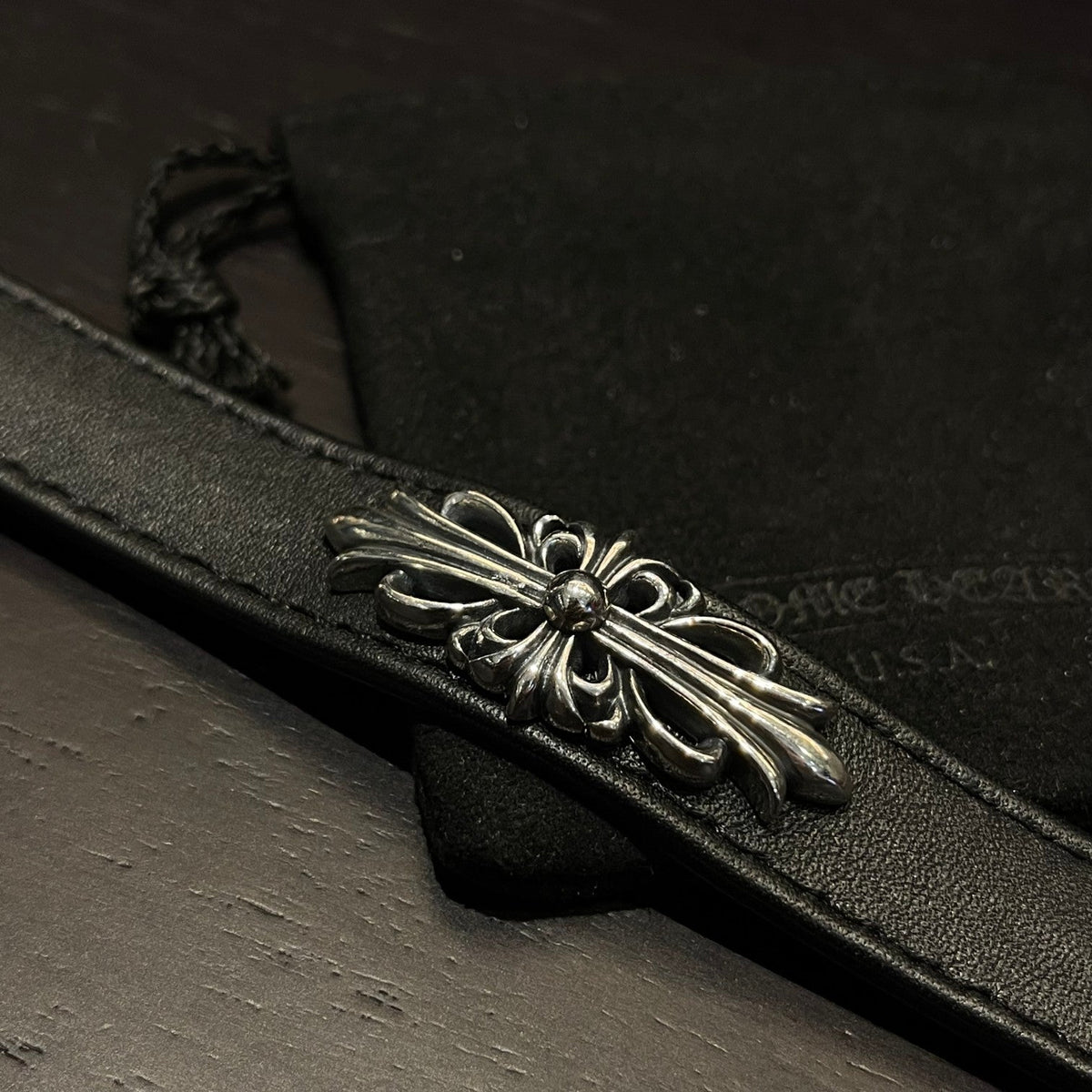 Martin Graham bracelet in polished metal-tone – close-up detail