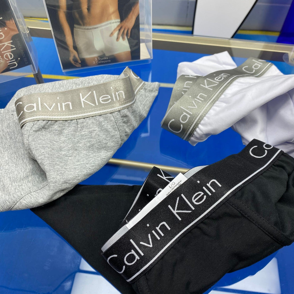 Calvin Klein Cotton Visible Colour, Waistband And Emblem Details Men's Boxer Briefs - 3-Piece Box