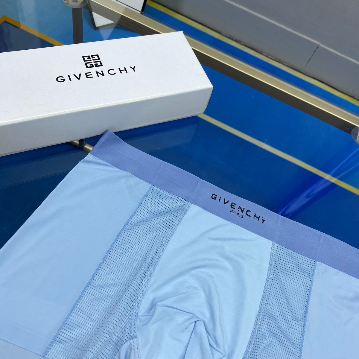 Givenchy Visible Branded Waistband Or Emblem Details Men's Boxer Briefs - 3-Piece Box