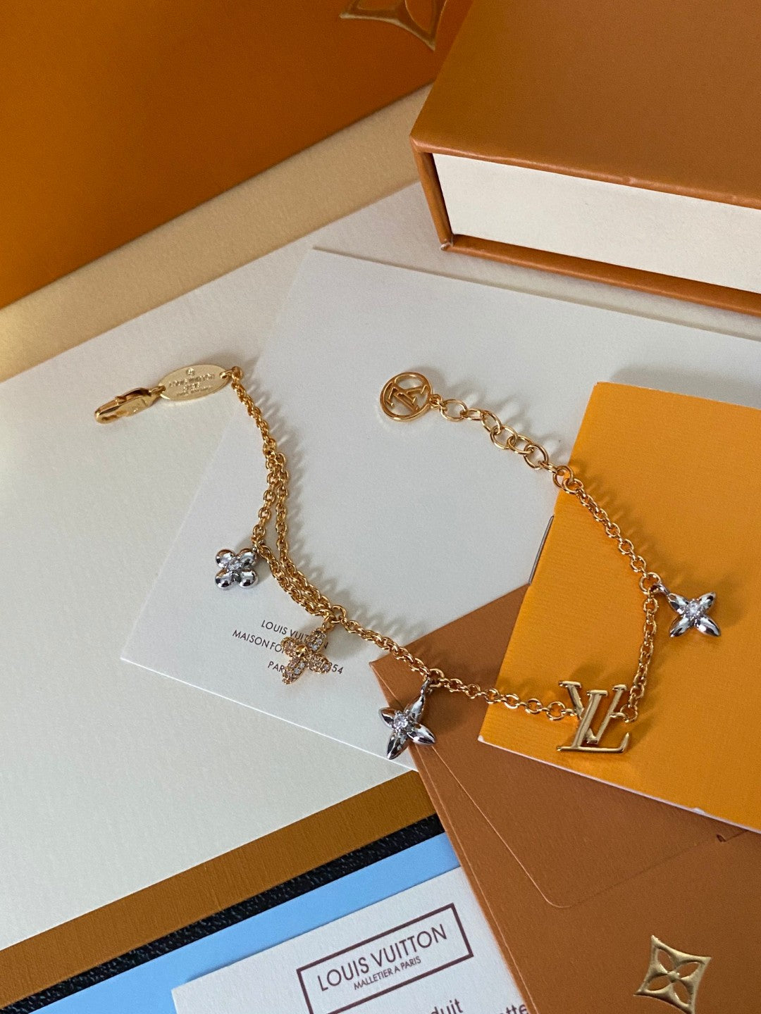 Martin Graham bracelet in polished metal-tone – front product view