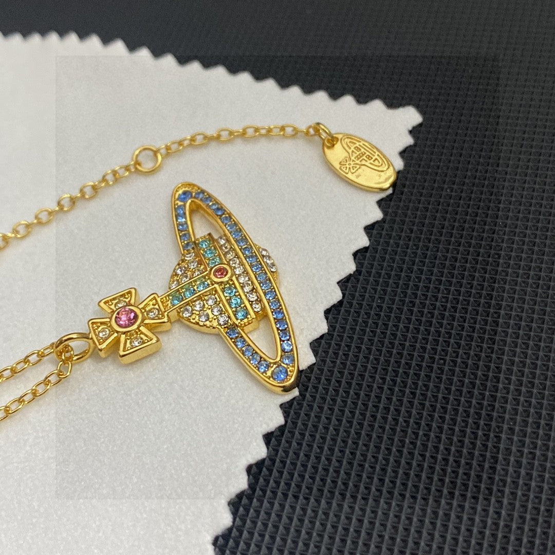 Martin Graham pendant necklace in polished metal-tone – detail view