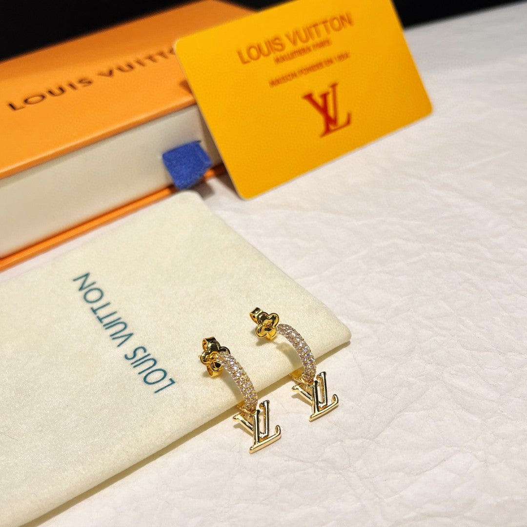 Martin Graham earrings in polished metal-tone – detail view