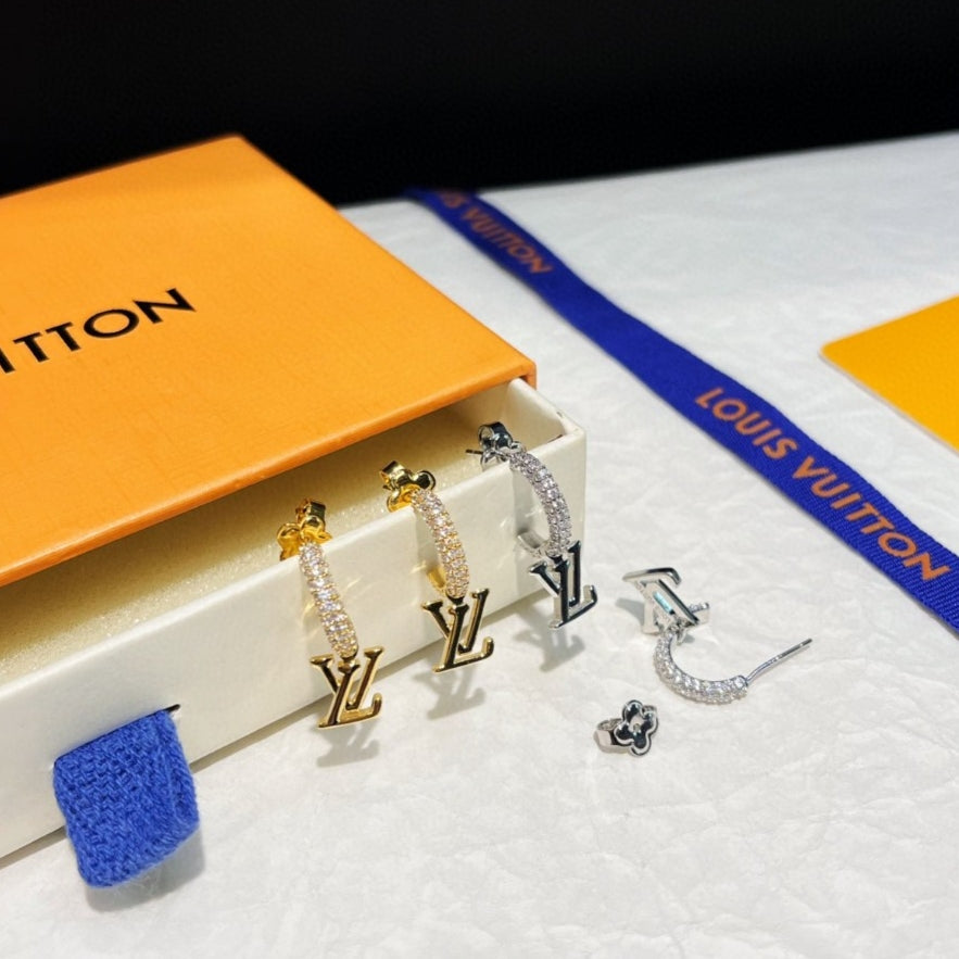 Martin Graham earrings in polished metal-tone – detail view
