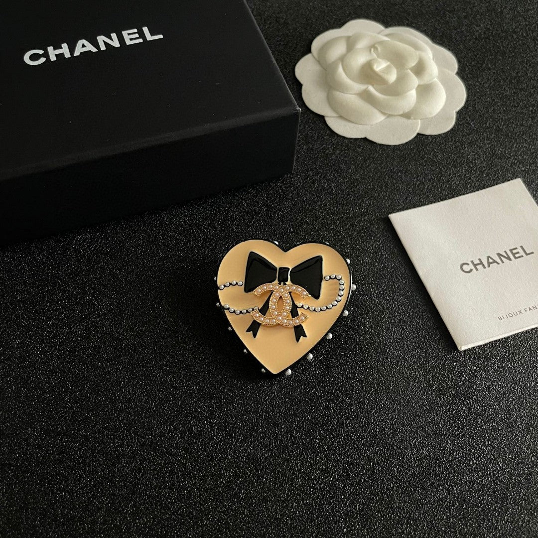Martin Graham brooch in polished metal-tone – styled product view
