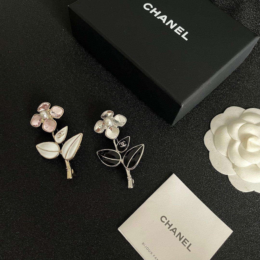 Martin Graham brooch in polished metal-tone – styled product view
