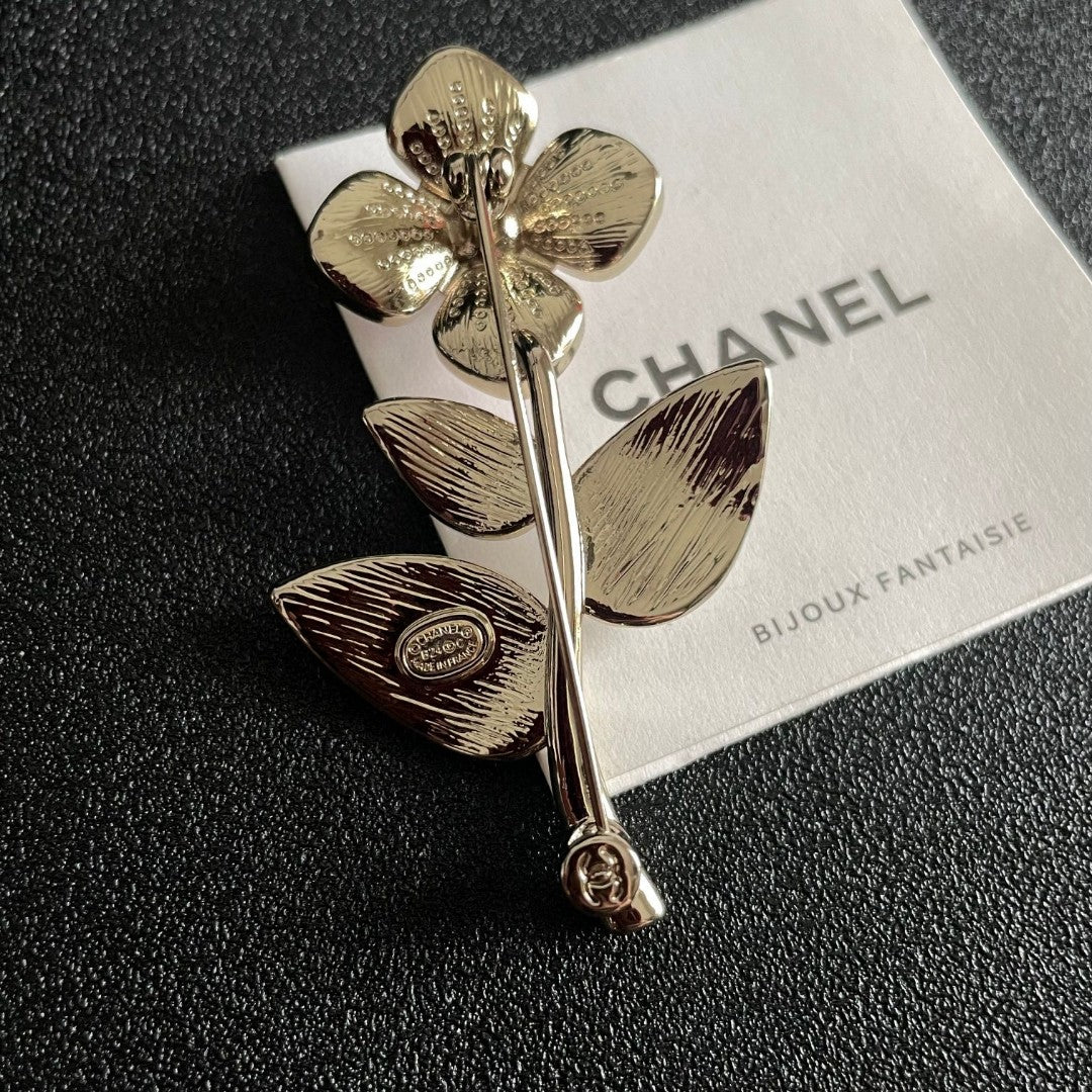Martin Graham brooch in polished metal-tone – front product view