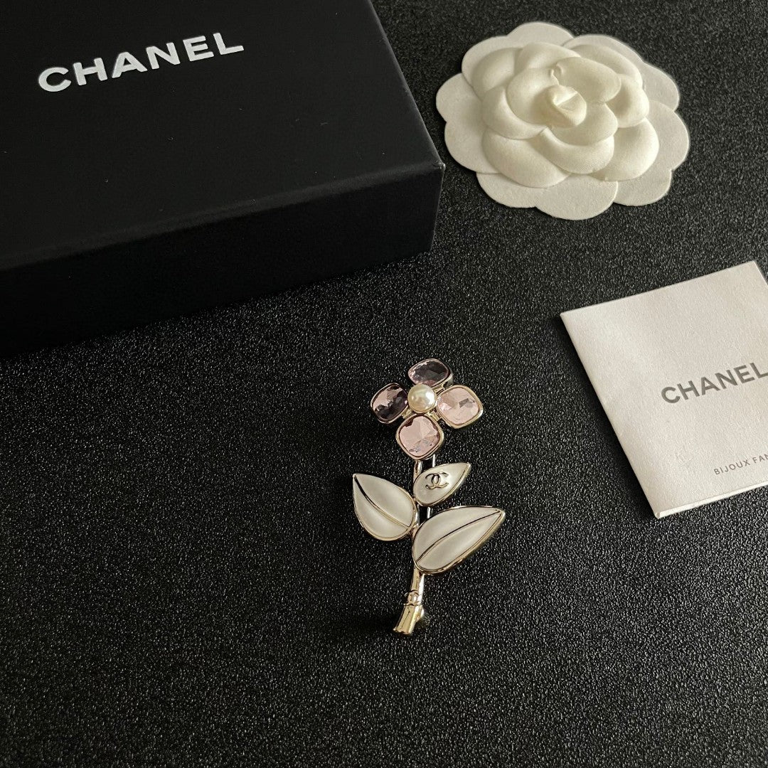 Martin Graham brooch in polished metal-tone – main product view