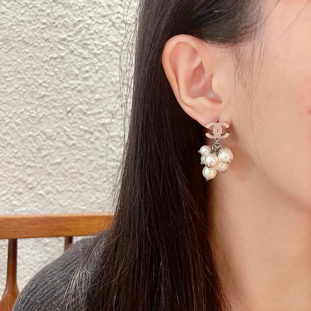 Martin Graham earrings in polished metal-tone – detail view