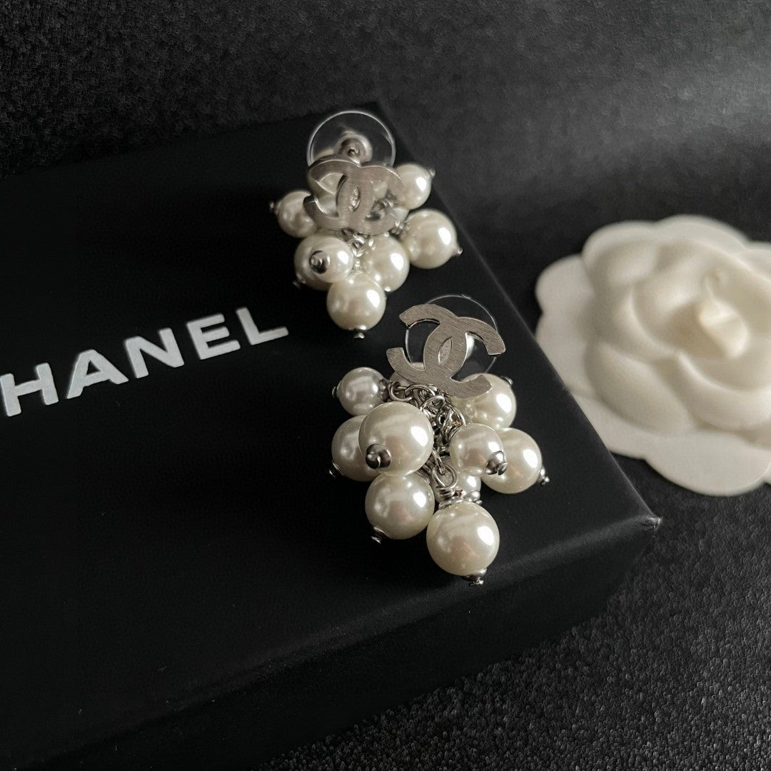 Martin Graham earrings in polished metal-tone – detail view