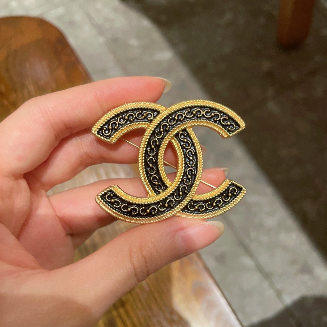 Martin Graham brooch in polished metal-tone – side detail