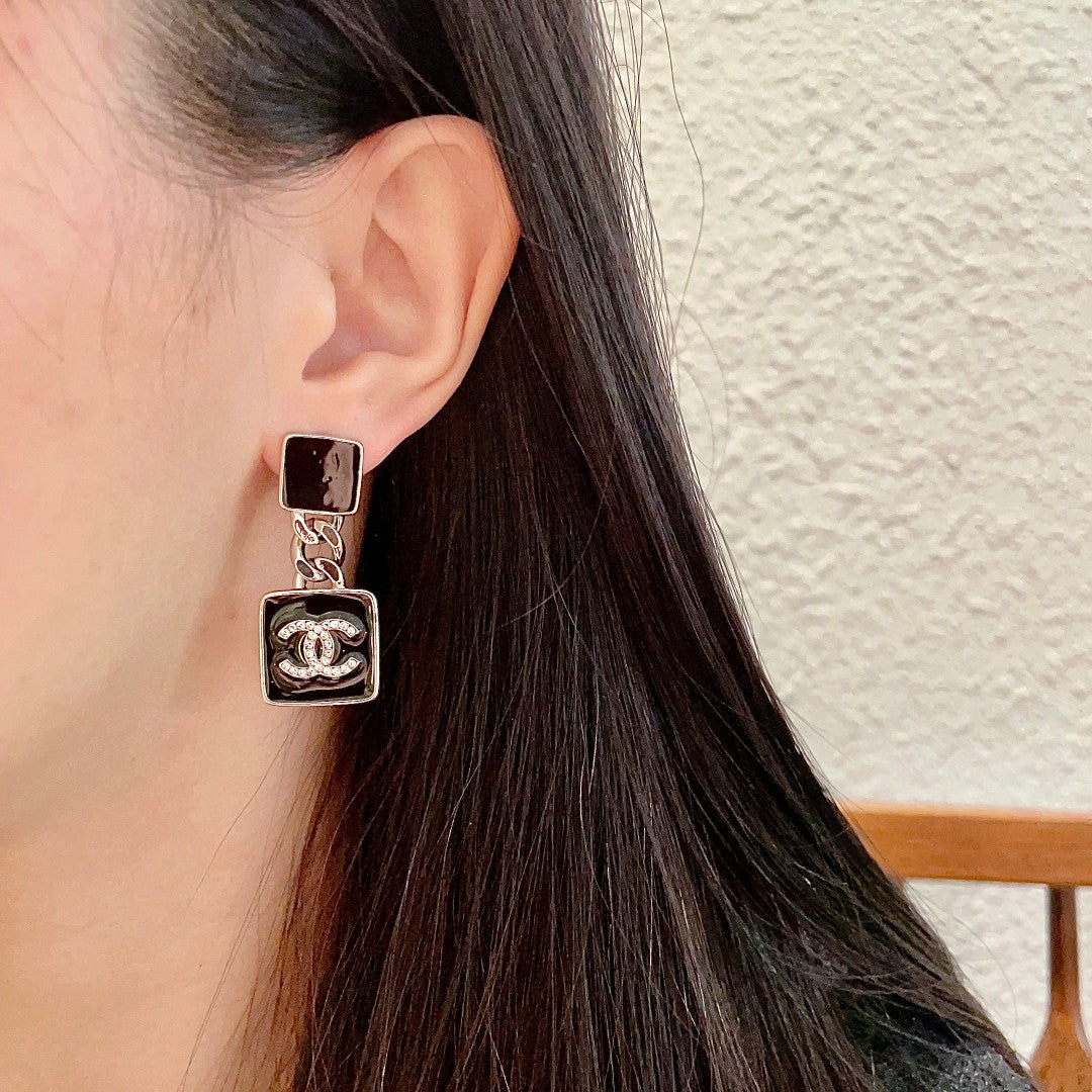Martin Graham earrings in polished metal-tone – detail view