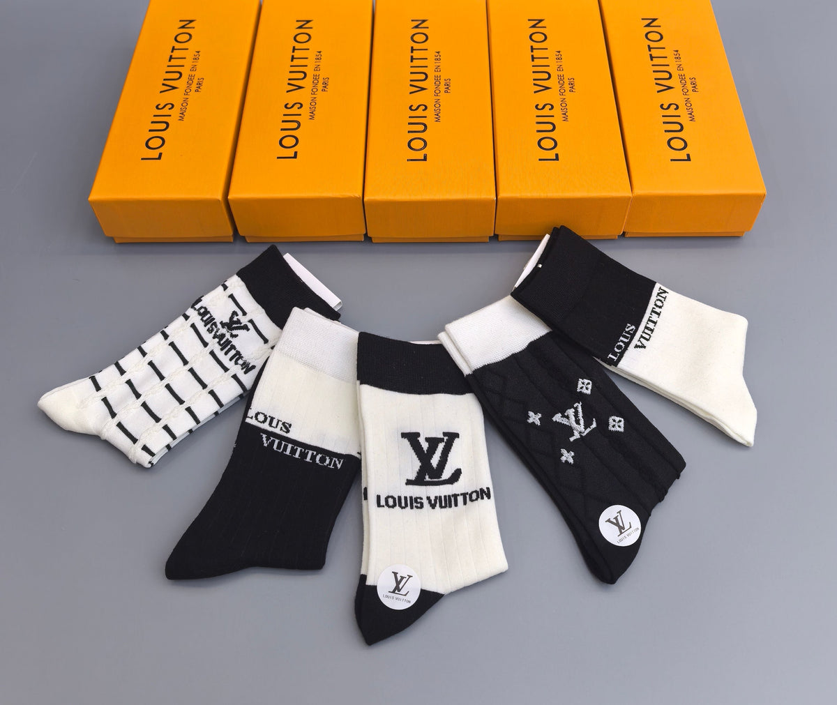 Louis Vuitton White Print Crew Crew Socks 5-Pair Box Collection
