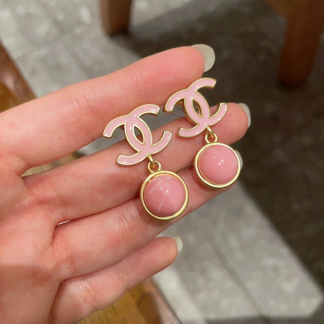 Martin Graham earrings in polished metal-tone – side detail