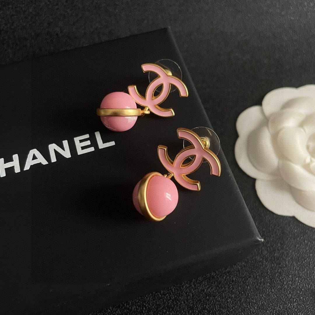 Martin Graham earrings in polished metal-tone – detail view