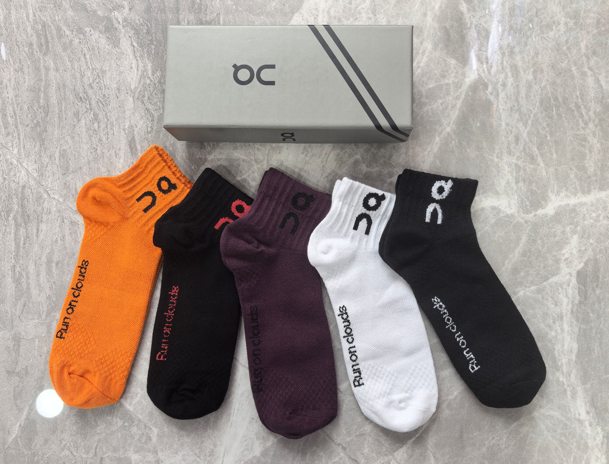 On Contrast Logo Details Ankle Socks - 5-Pair Set