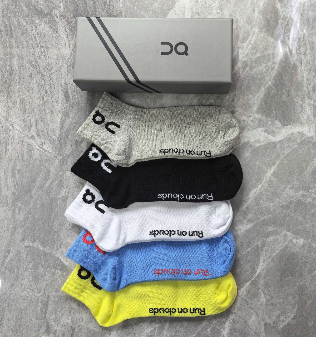 On Contrast Logo Details Ankle Socks - 5-Pair Set