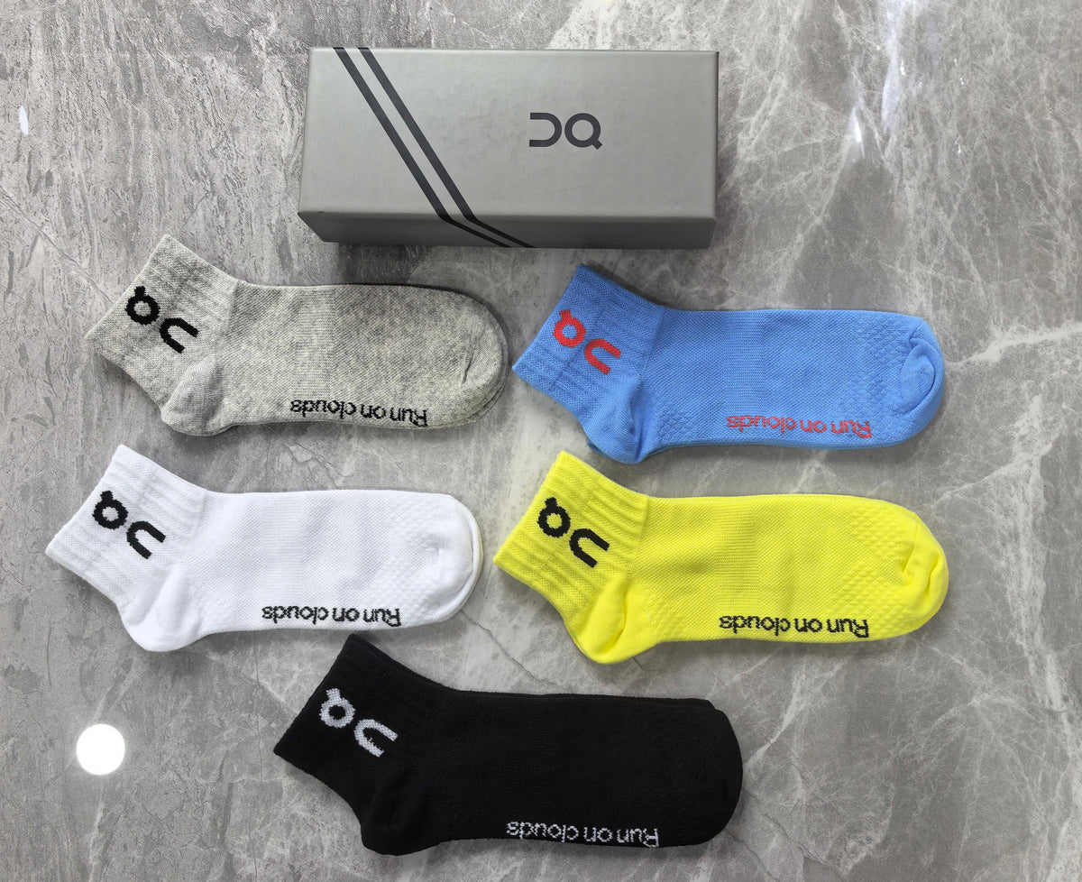 On Contrast Logo Details Ankle Socks - 5-Pair Set