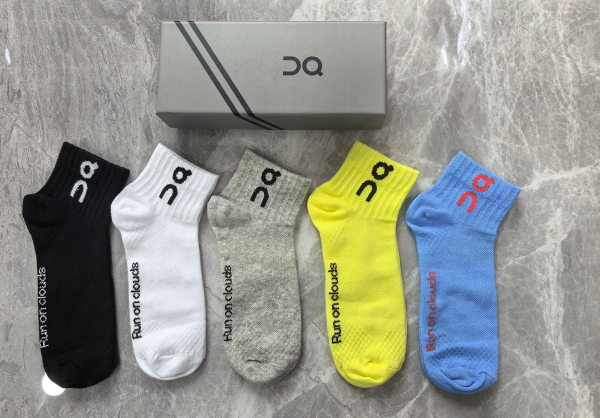 On Contrast Logo Details Ankle Socks - 5-Pair Set